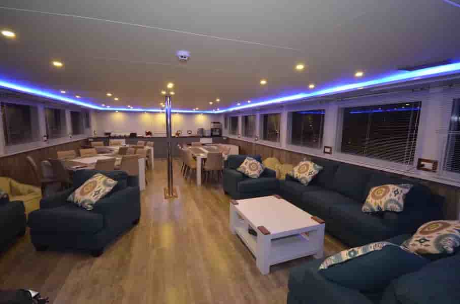 Thumbnail 9 Thumbnail 9