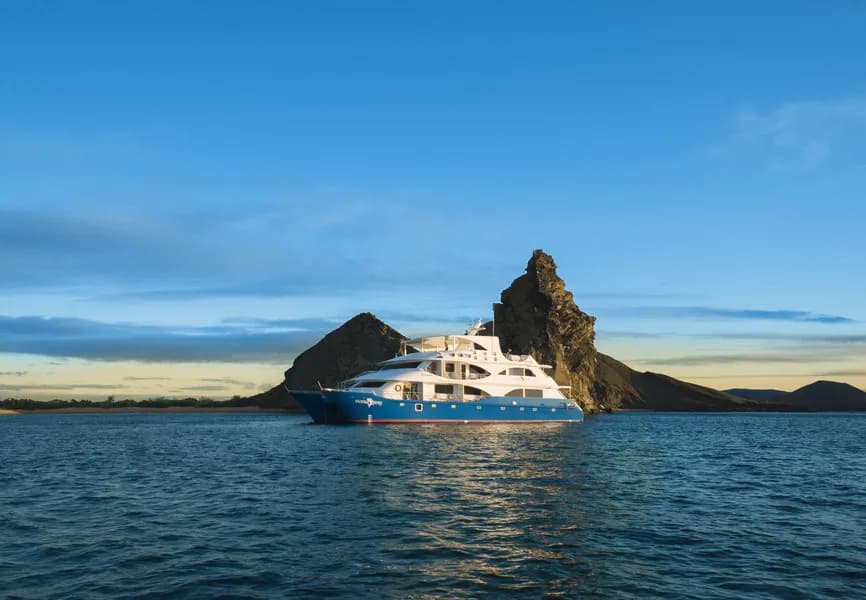 M/C Ocean Spray Galapagos exterior