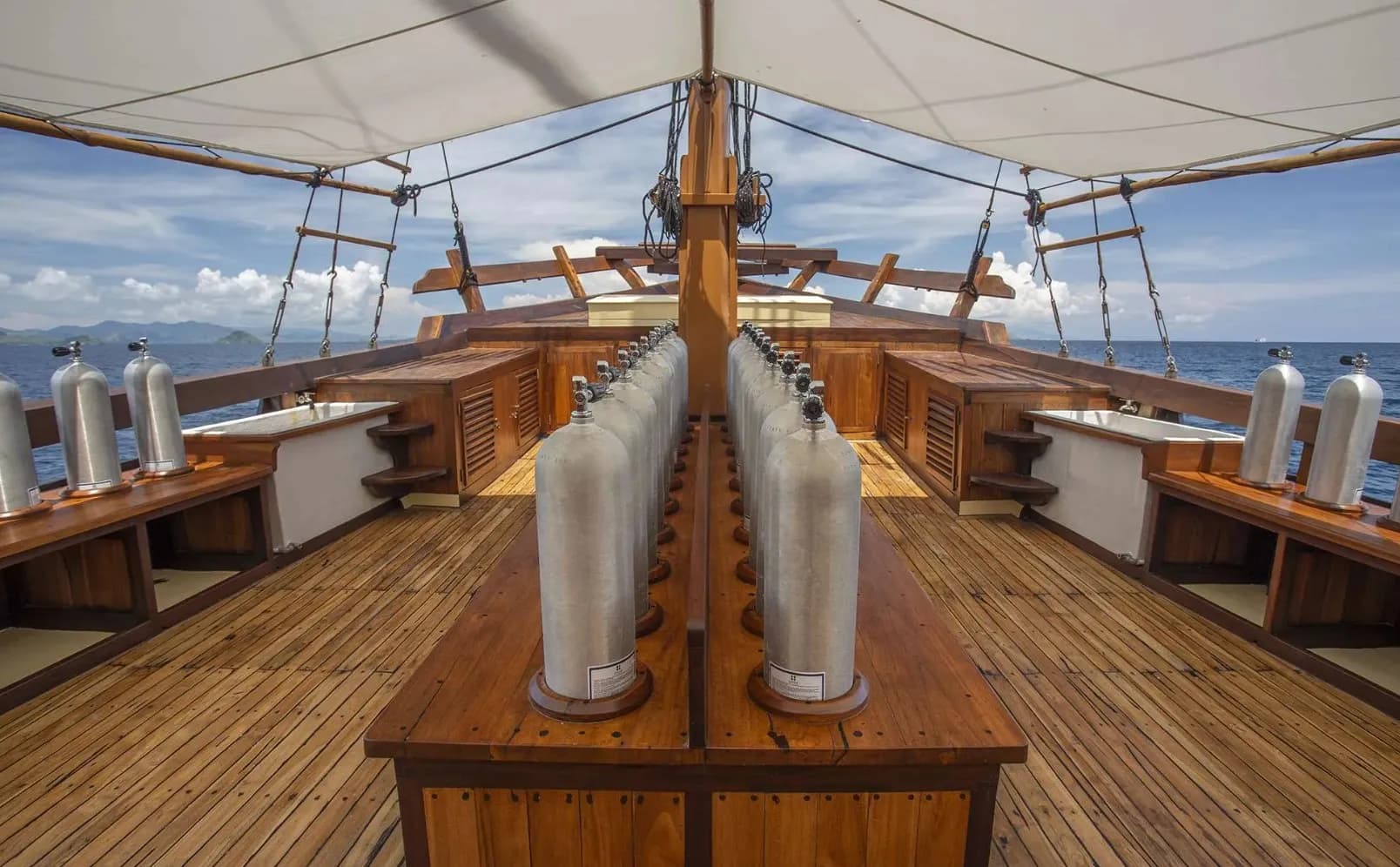 Spacious and organized dive deck