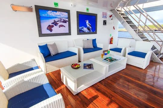 Yacht Solaris Galapagos