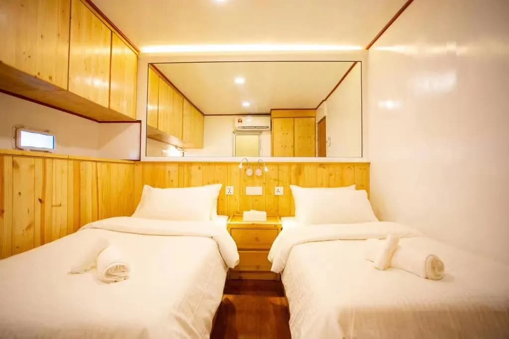 Twin bed accommodations