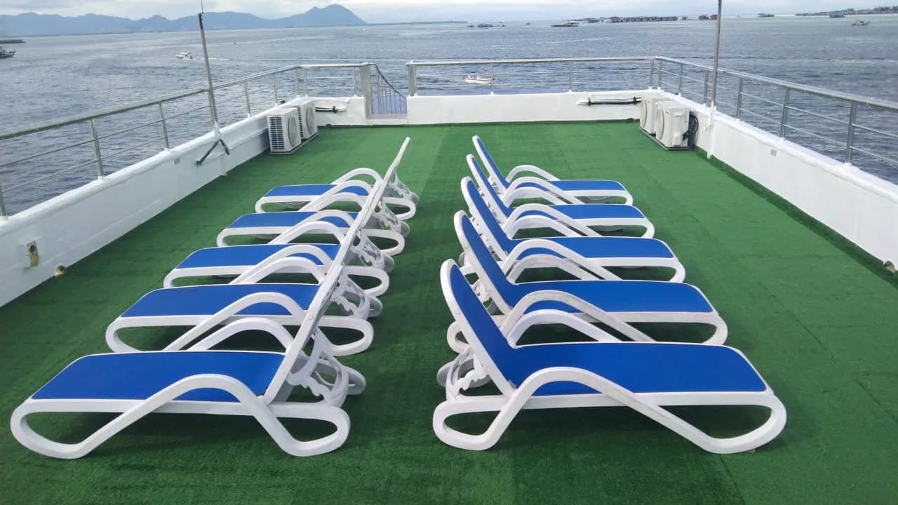 Sundeck with sunbeds