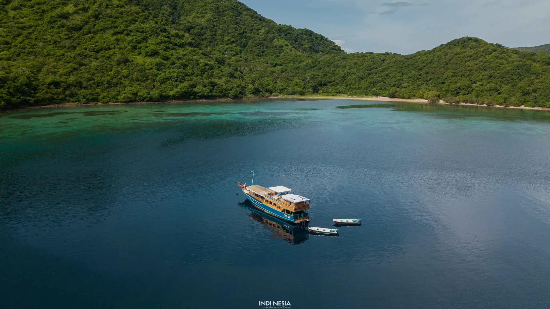 Amalia Liveaboard Komodo aerial view