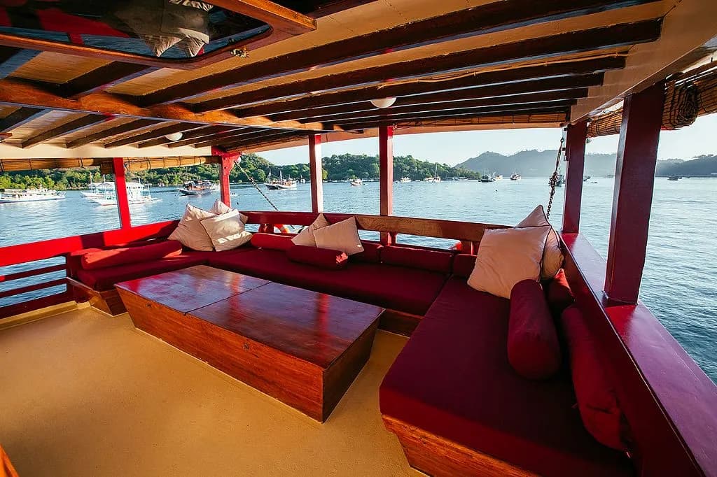 Seven Seas Liveaboard Indonesia