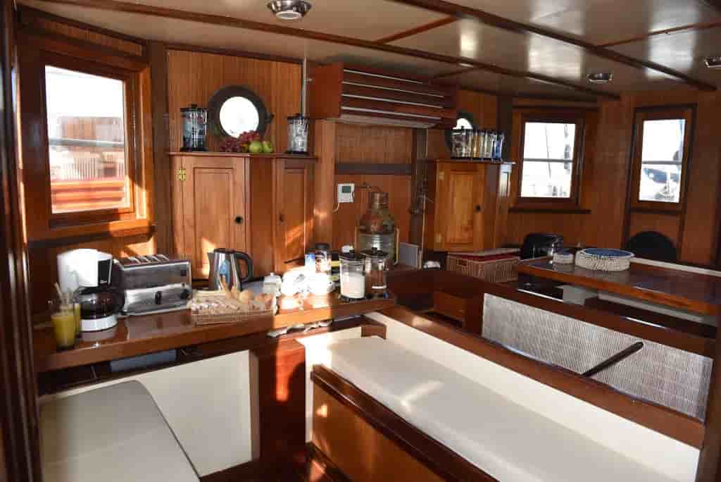 Thumbnail 9 Thumbnail 9