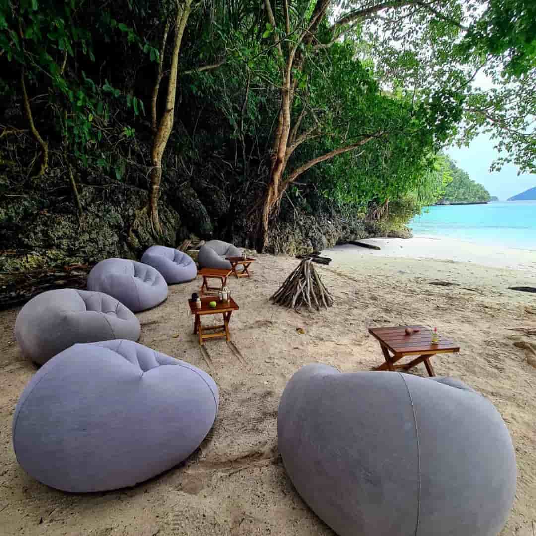 Thumbnail 9 Thumbnail 9