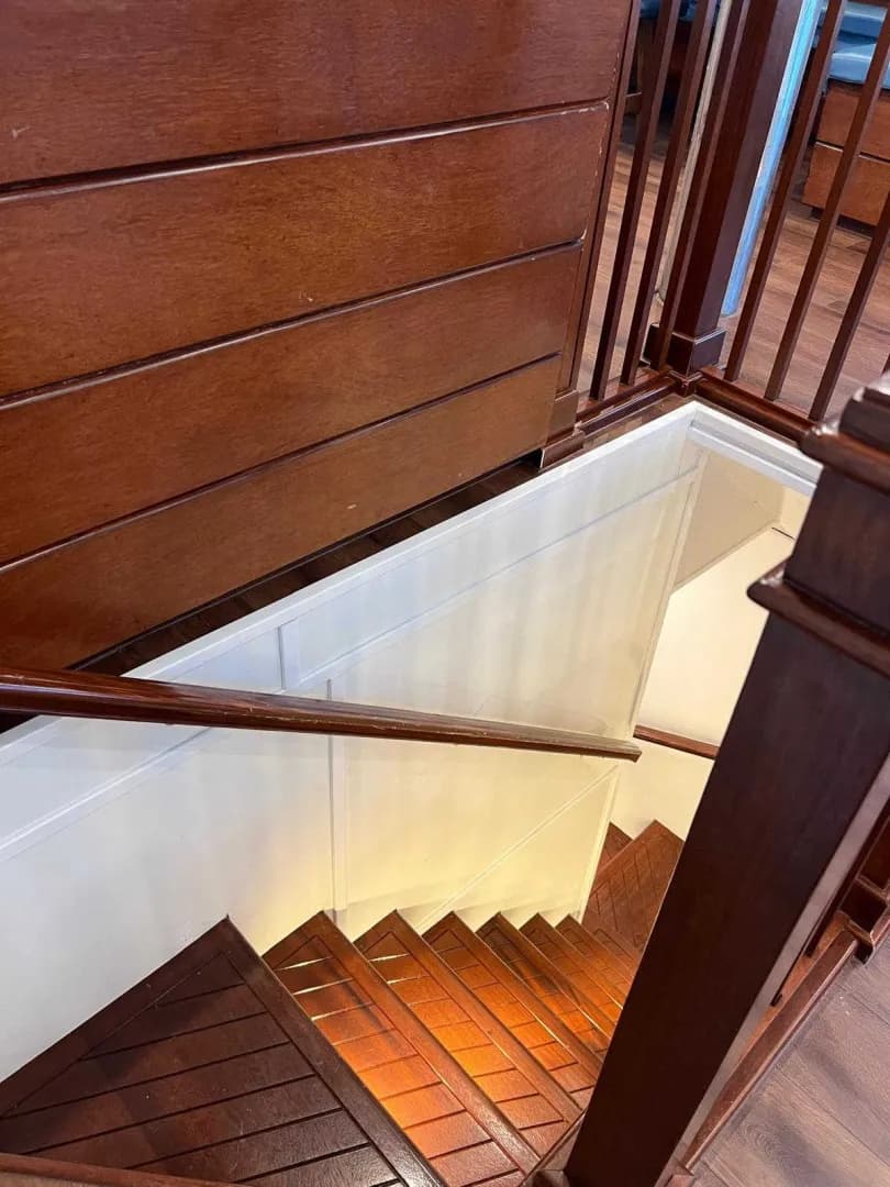 Stairway to the lower deck