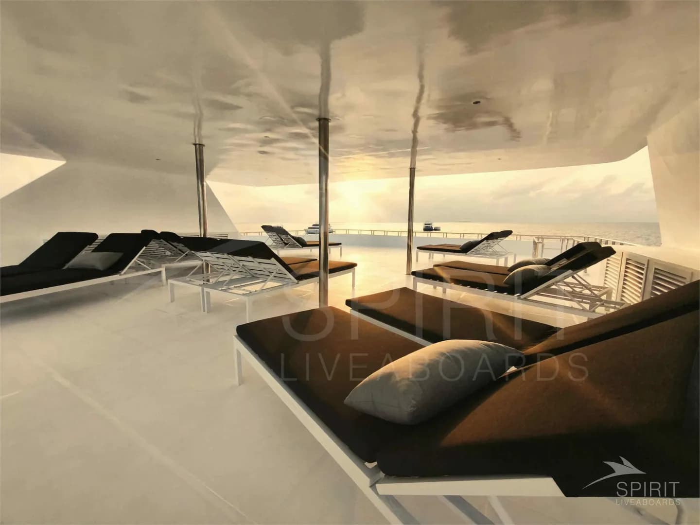 Sundeck with sunbeds