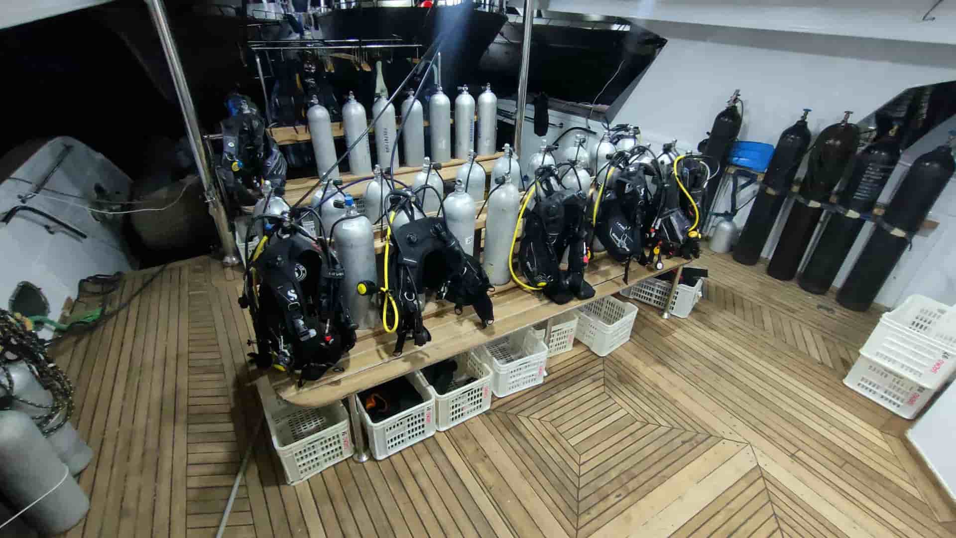 Thumbnail 9 Thumbnail 9