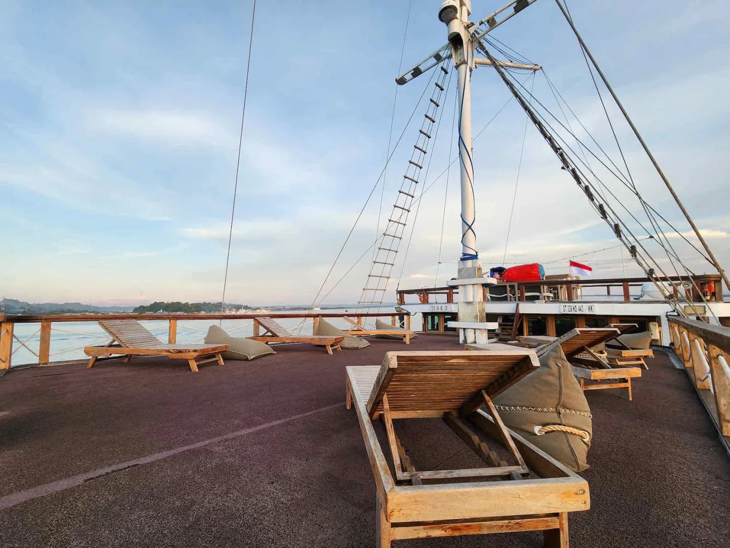 Sundeck with sunbeds