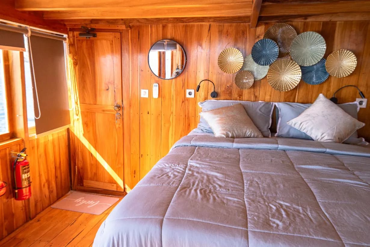 Double accommodation