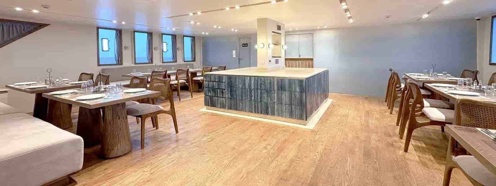 Thumbnail 4 Thumbnail 4