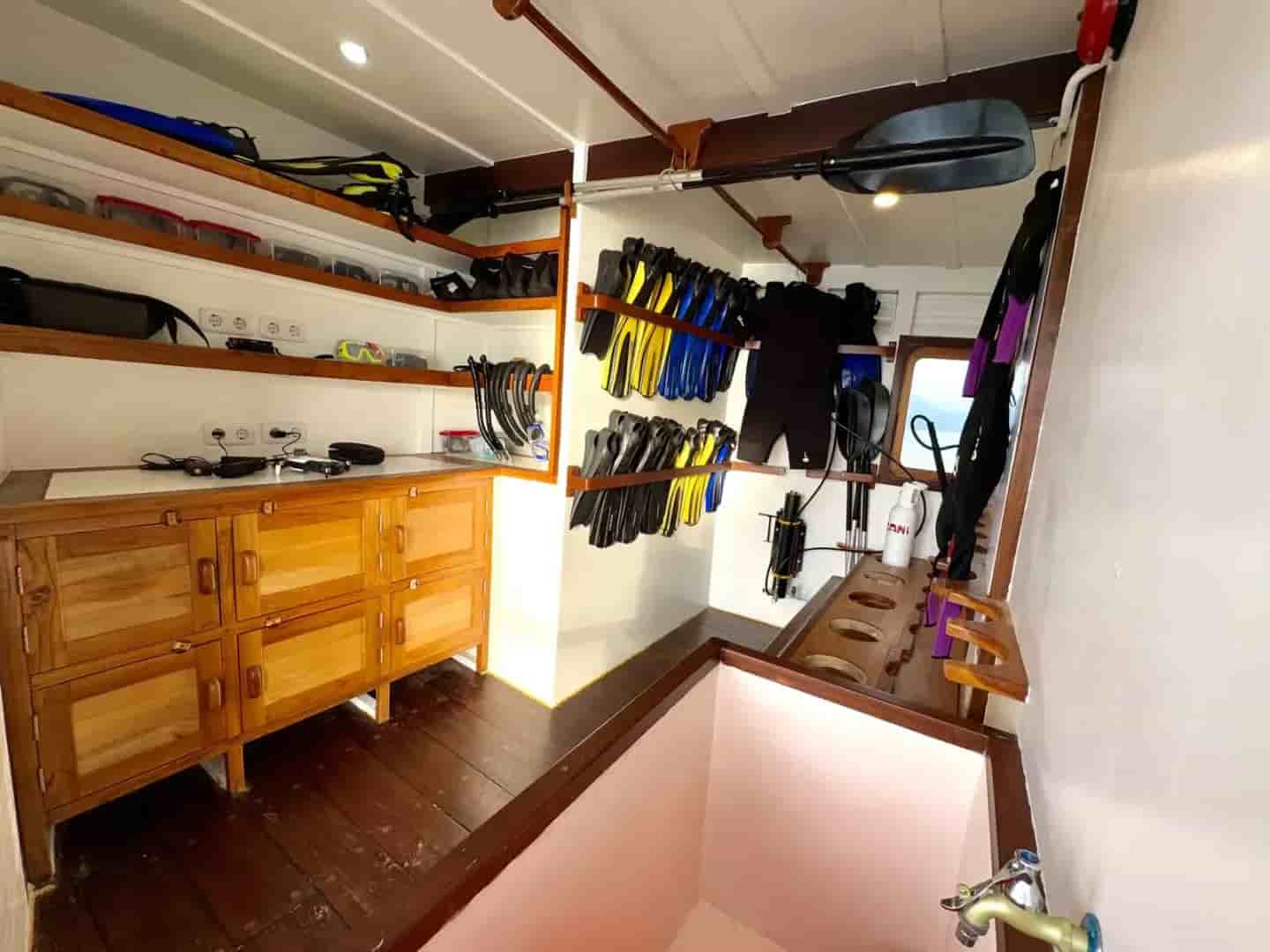 Thumbnail 9 Thumbnail 9