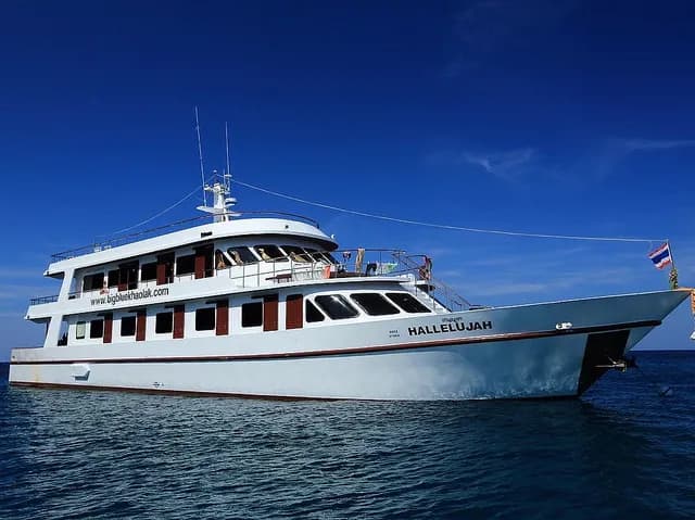 MV Hallelujah liveaboard exterior