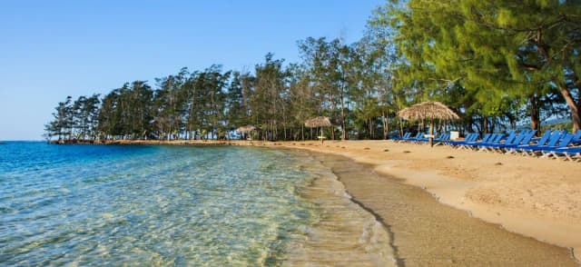 The beach at Fantasy Island Roatan Resort.