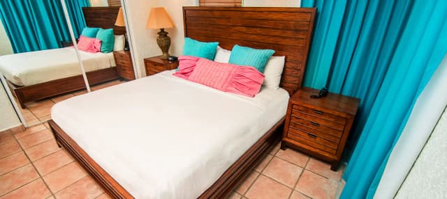 Tower villa bedroom at Maya Princess Roatan