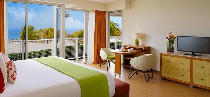 sunscape-room-7-sunclub-master-suite-ocean-front.jpg sunscape-room-7-sunclub-master-suite-ocean-front.jpg