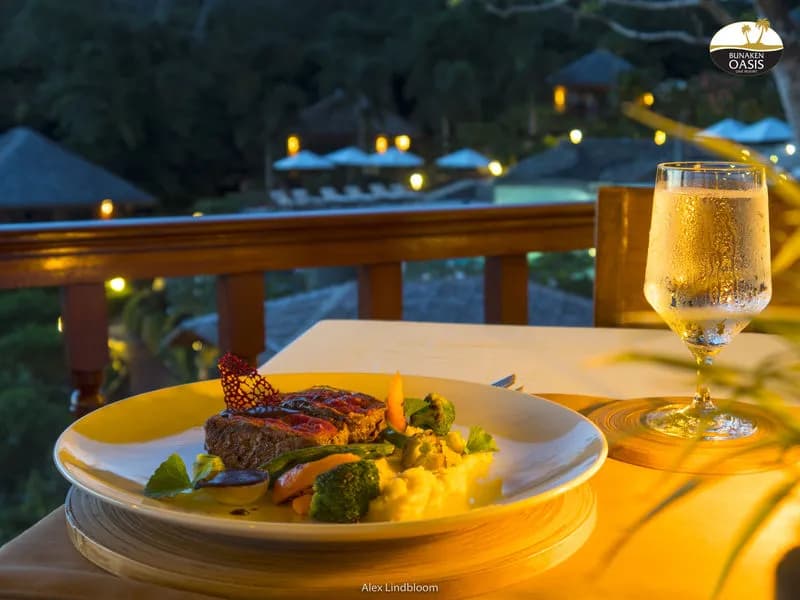 Dining area overlooking the wonderful view Dining area overlooking the wonderful view