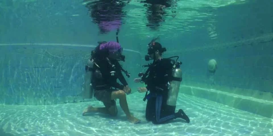 Pool session with dive instructor Pool session with dive instructor