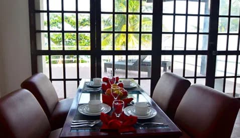 aqua-bar-restaurant.jpg aqua-bar-restaurant.jpg