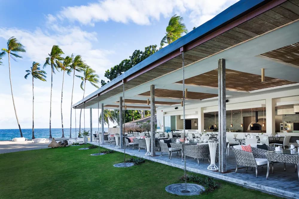 Atmosphere Resort's Breeze Restaurant Atmosphere Resort's Breeze Restaurant