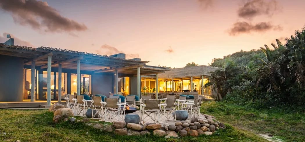 GweGwe Beach Lodge - image GweGwe Beach Lodge - image