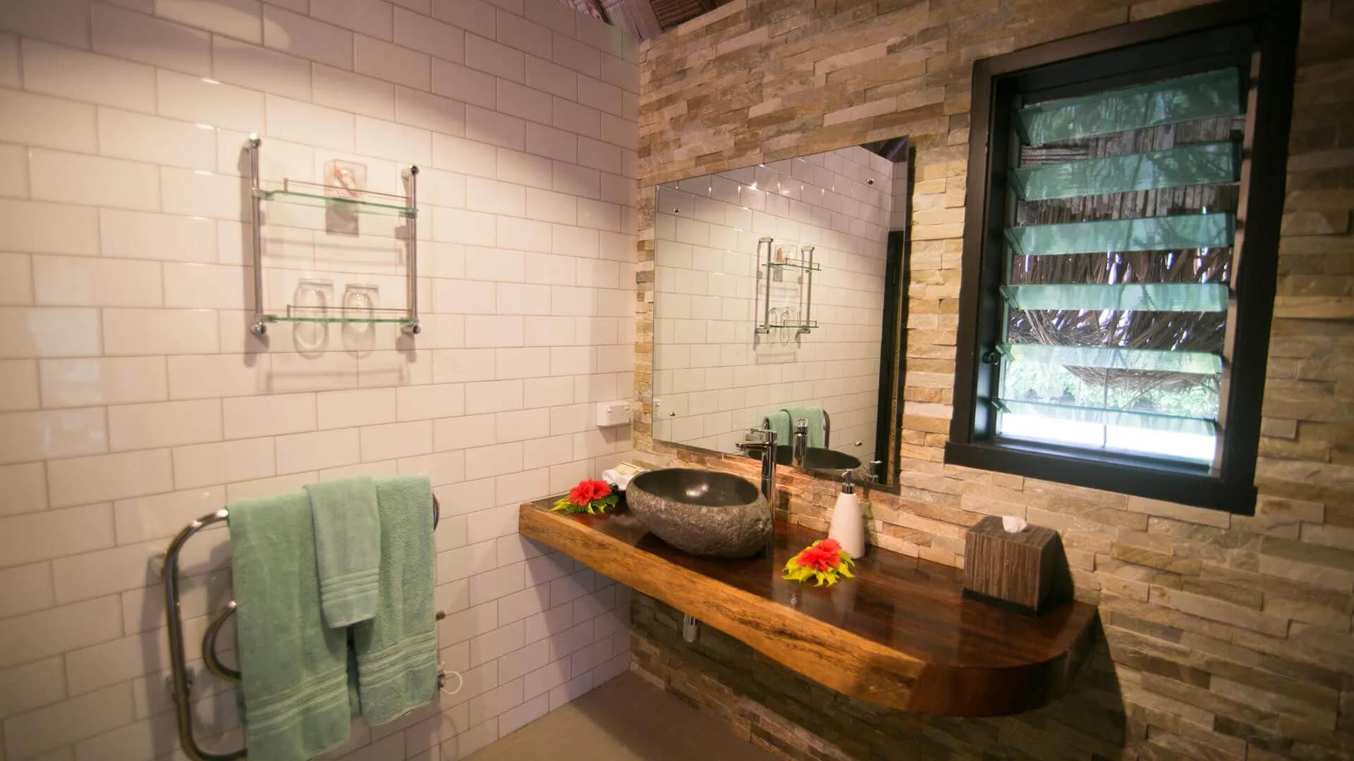 qamea-beachfront-bures-3.jpg qamea-beachfront-bures-3.jpg