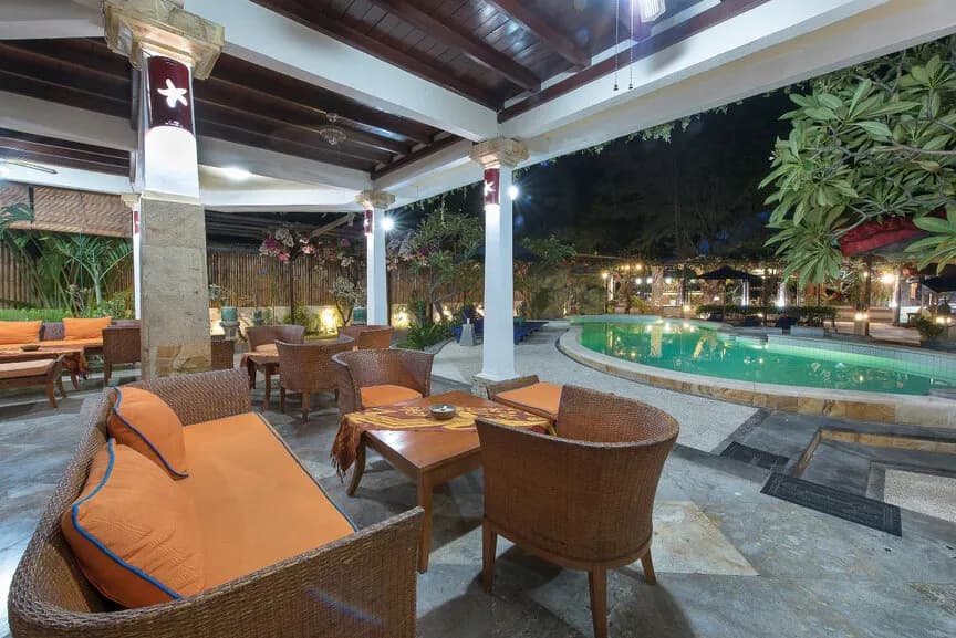 Almarik-Lobby-By-The-Pool-1440.jpg Almarik-Lobby-By-The-Pool-1440.jpg