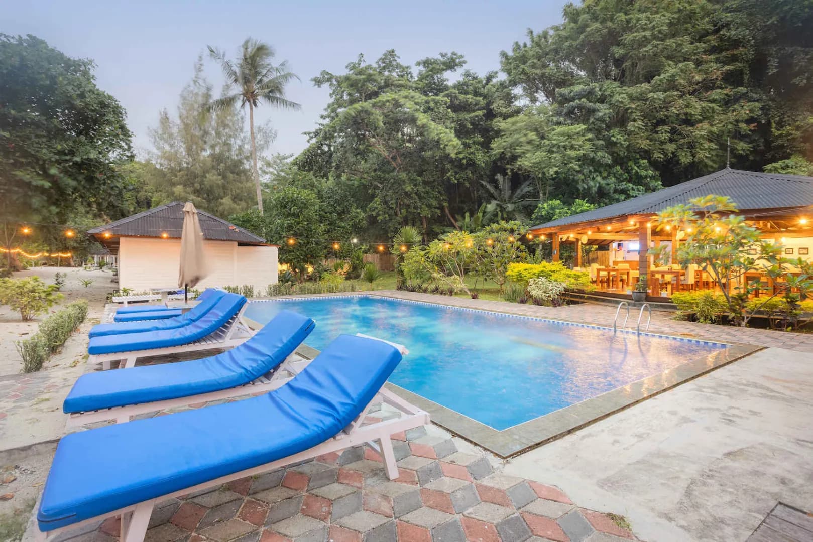 White Sands Beach Resort Lembeh by Eco Divers White Sands Beach Resort Lembeh by Eco Divers