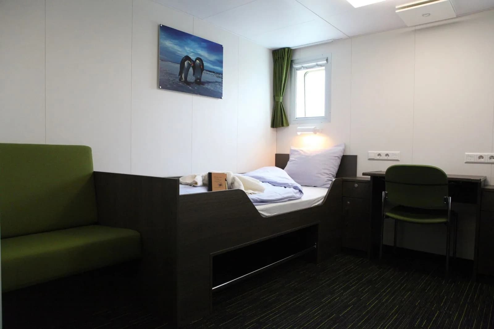 Twin Porthole Cabin - image Twin Porthole Cabin - image