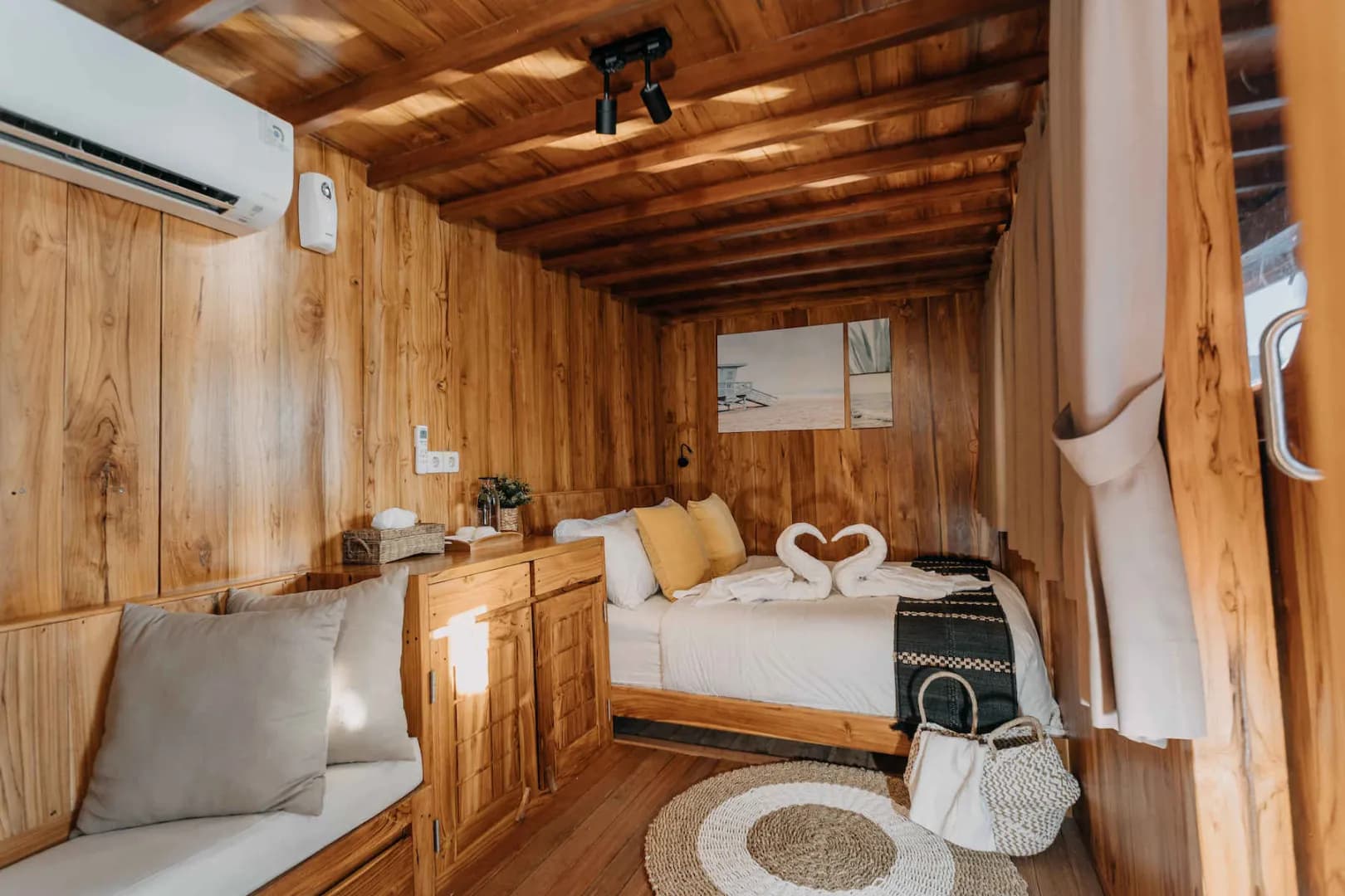 Master Cabins - image Master Cabins - image