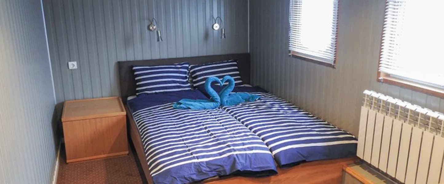 Double Cabins - image Double Cabins - image