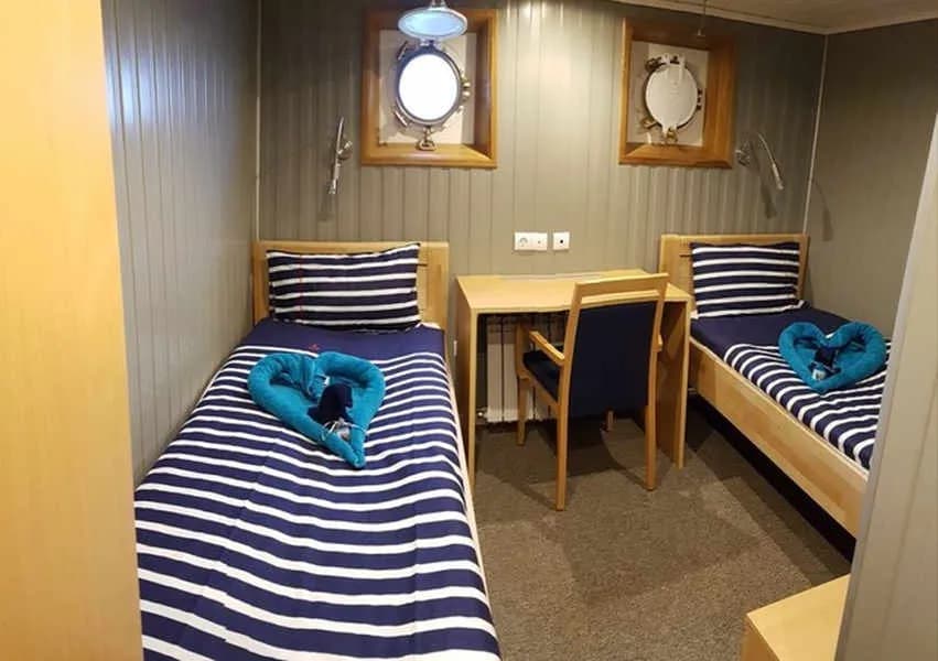 Twin Cabins - image Twin Cabins - image