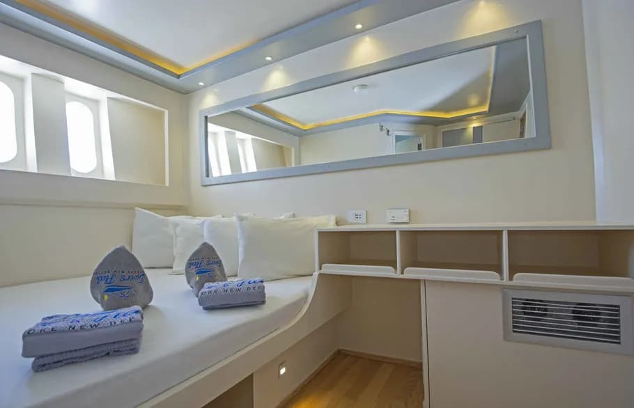 Double Cabins - image Double Cabins - image