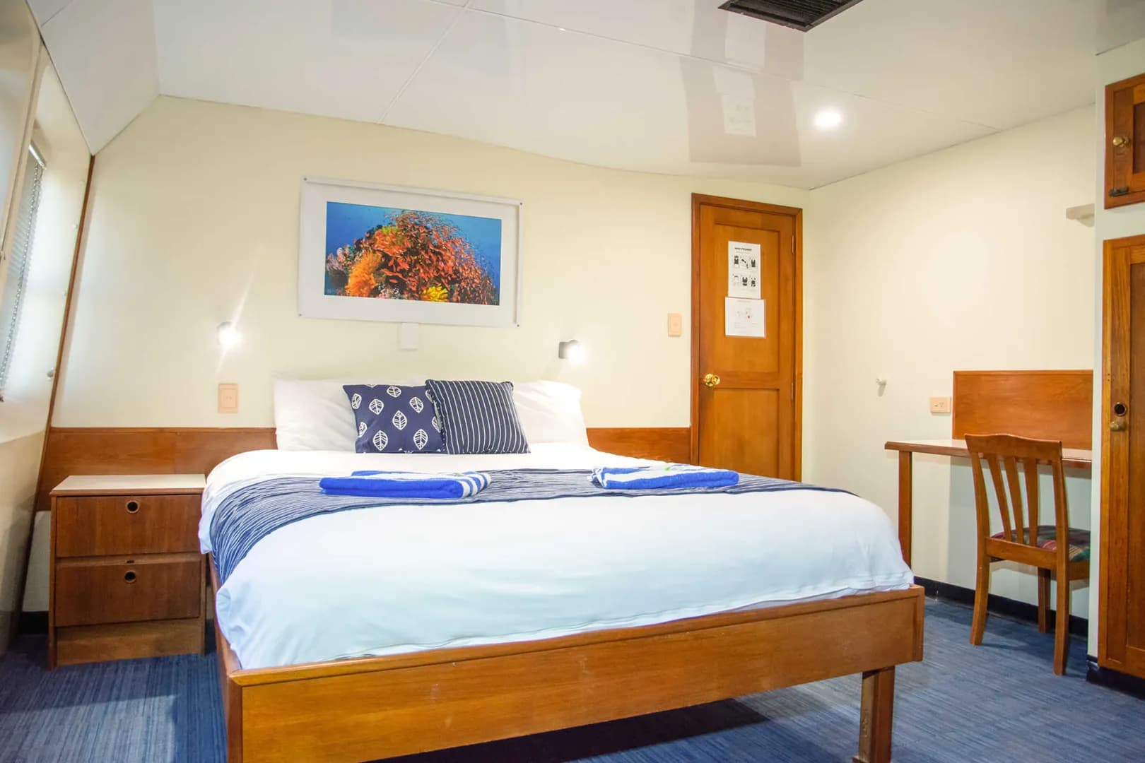 Double Cabin - image Double Cabin - image