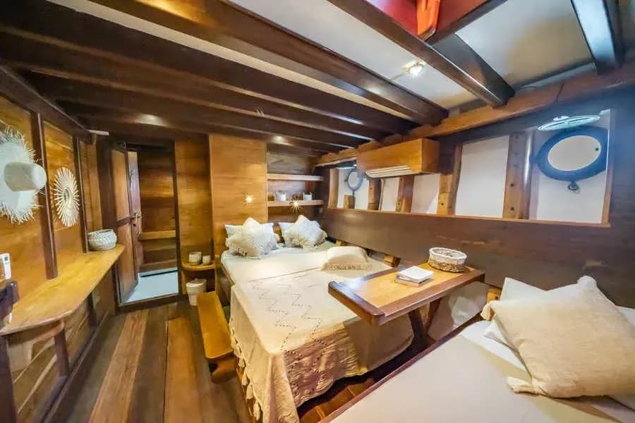 Jakare Liveaboard Special Packages - image Jakare Liveaboard Special Packages - image