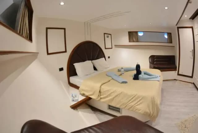 Almonda Liveaboard Special Packages Almonda Liveaboard Special Packages