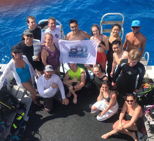 Group photo during Grand Cayman dive trip 2019