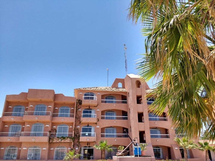 Club Hotel Cantamar La Paz Reviews & Specials - Bluewater Dive Travel