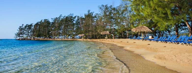 The beach at Fantasy Island Roatan Resort.