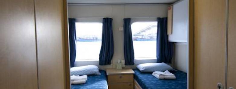 A twin cabin aboard Aqua Cat Cruises