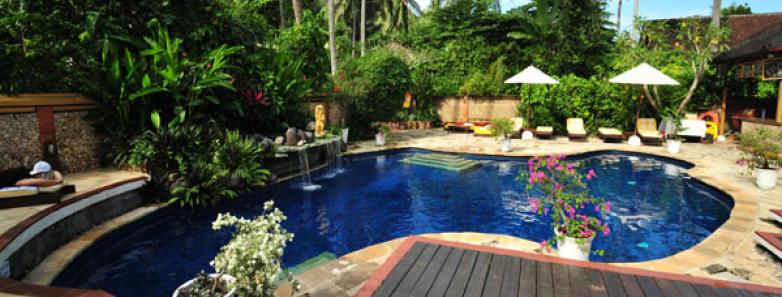 A swimming pool at Watergarden Resort Bali.