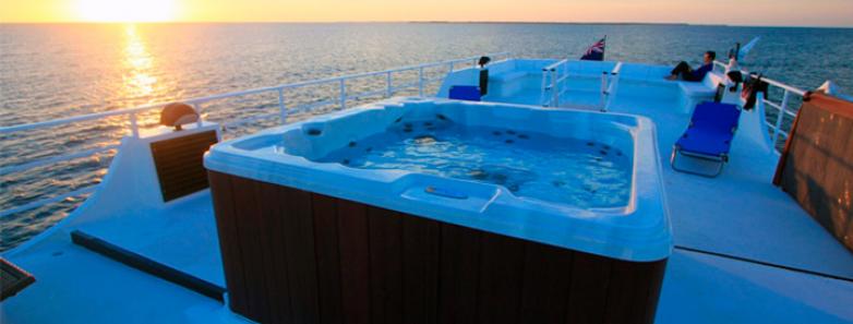 Hot tub aboard Avalon II