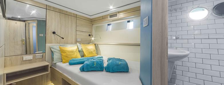 Double cabin room with ensuite bathroom