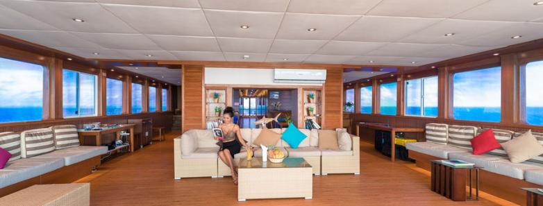 Seafari Explorer 1 Lounge